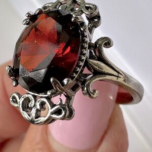 Gorgeous Antique Silvery Symbol of Eternal Love Plated Ring